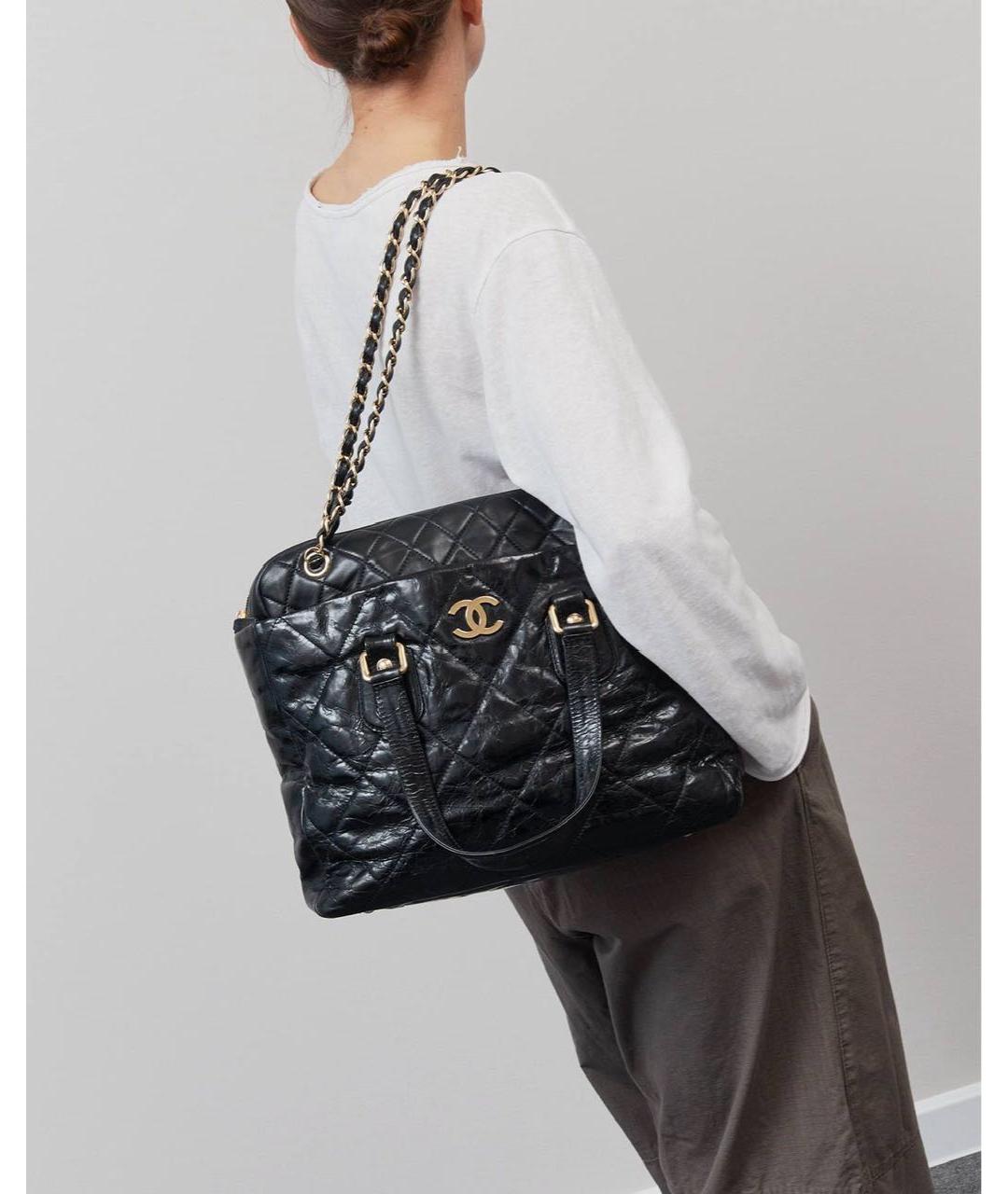 CHANEL Черная кожаная сумка через плечо, фото 2