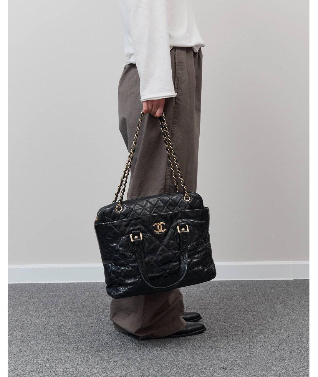 CHANEL Черная кожаная сумка через плечо, фото 3