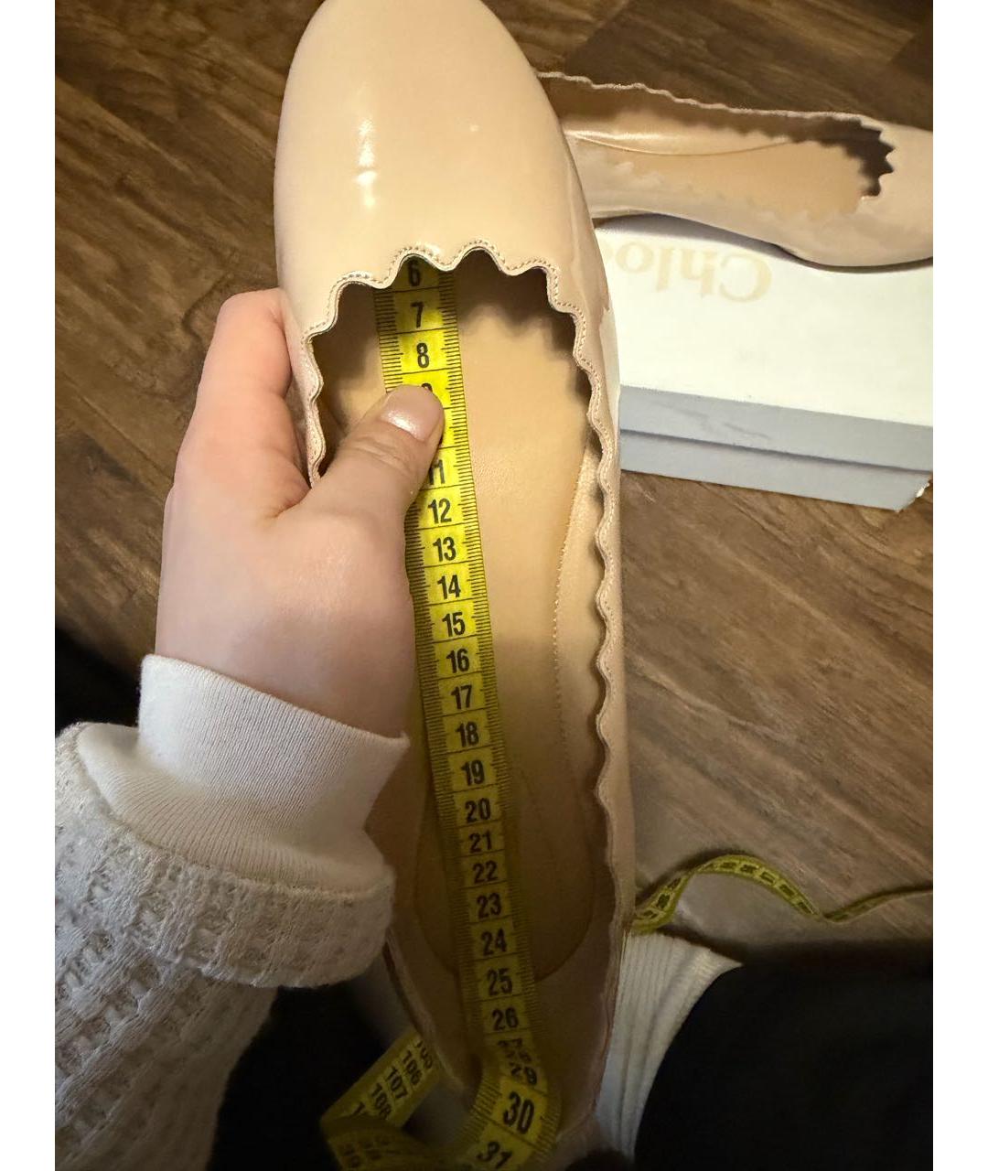 CHLOE Бежевые балетки из лакированной кожи, фото 8