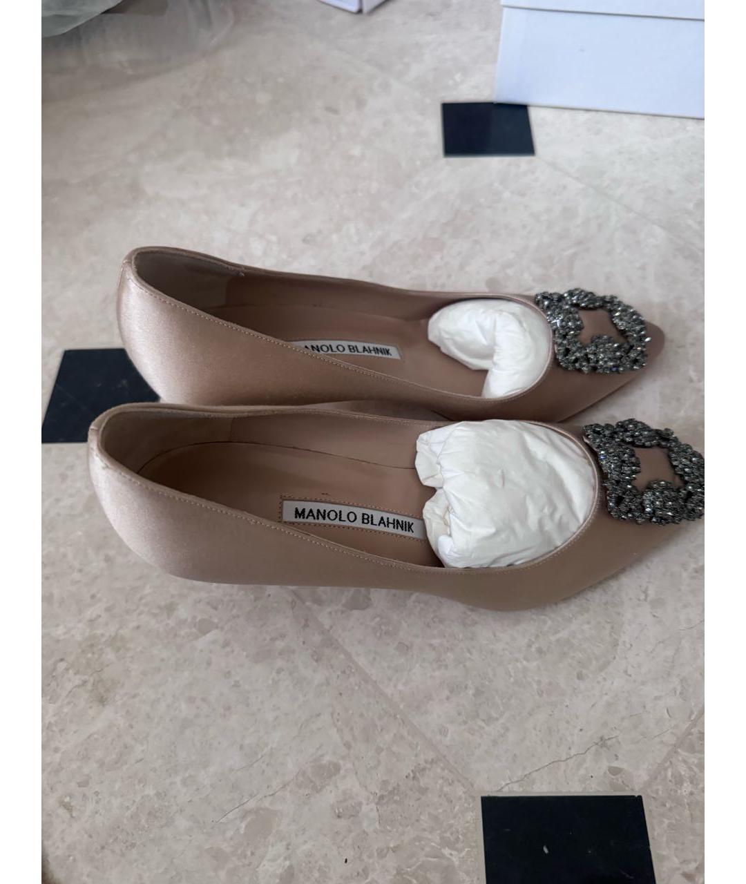 MANOLO BLAHNIK Бежевые текстильные лодочки на низком каблуке, фото 5