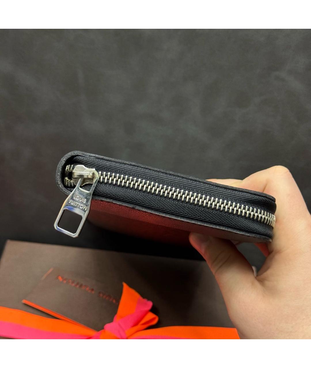 LOUIS VUITTON Черный кожаный кошелек, фото 4