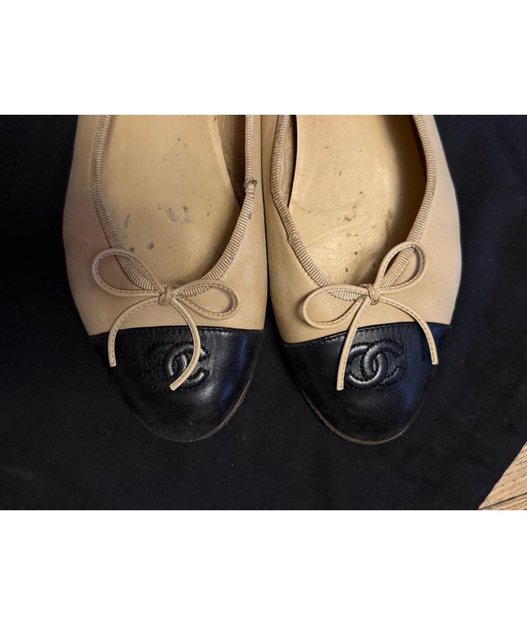 CHANEL Бежевые кожаные балетки, фото 2