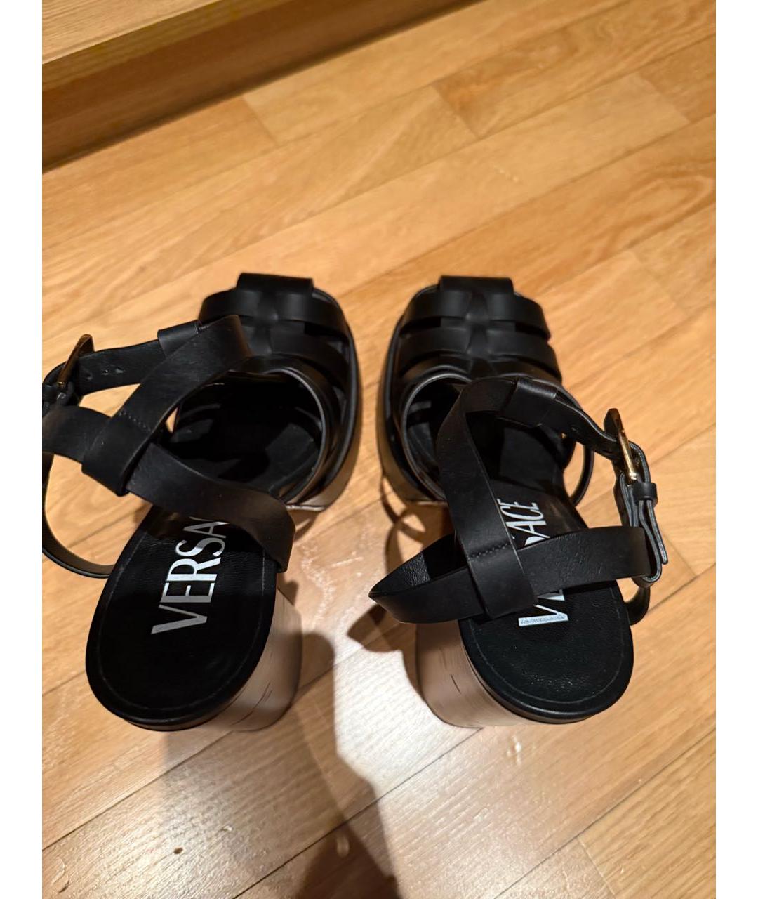 VERSACE Черные кожаные босоножки, фото 3