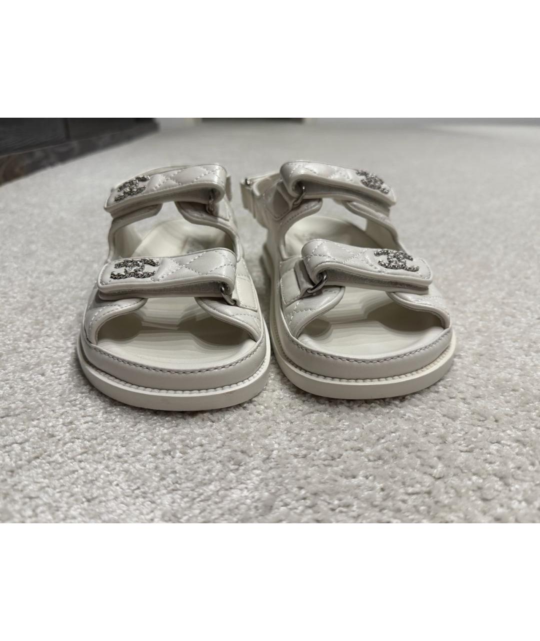 CHANEL Белые кожаные сандалии, фото 3