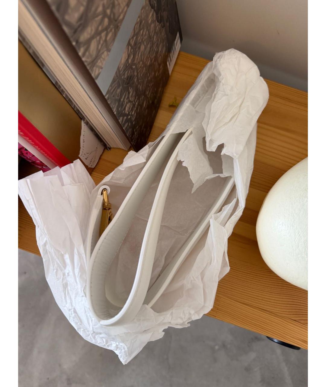 JACQUEMUS Белая кожаная сумка через плечо, фото 5