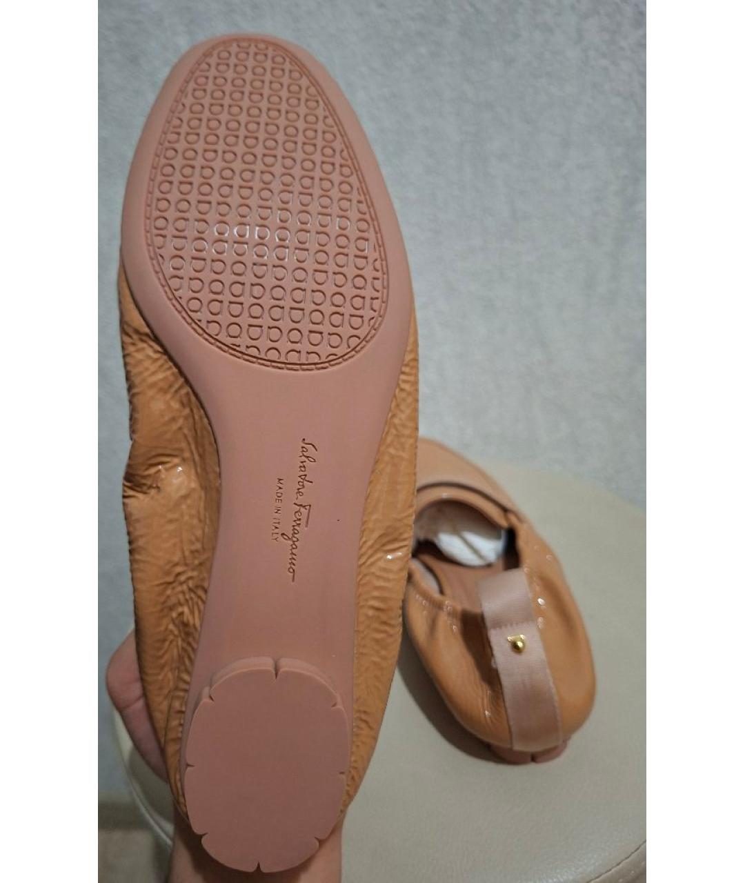 FERRAGAMO Коралловые лоферы из лакированной кожи, фото 6