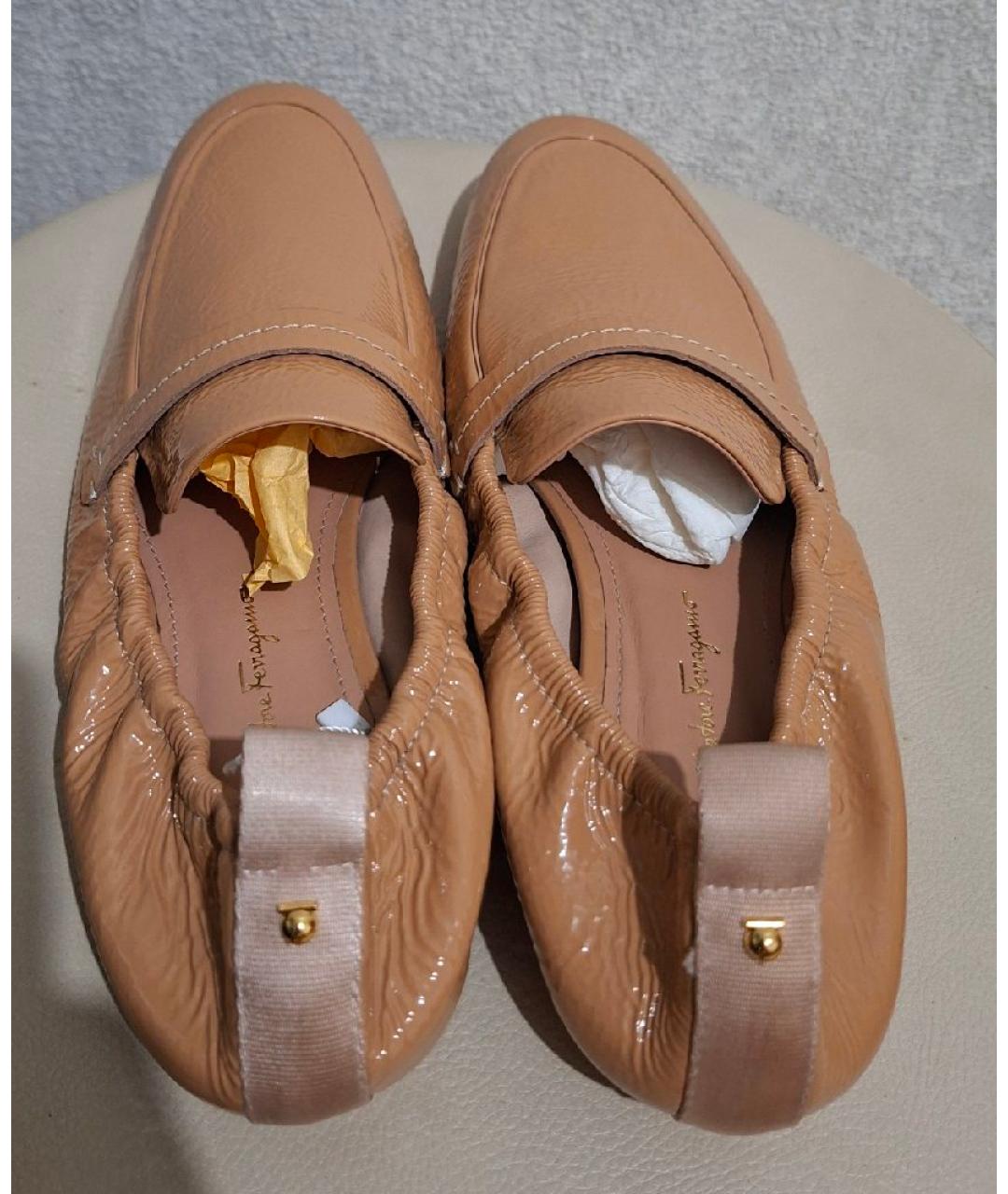 FERRAGAMO Коралловые лоферы из лакированной кожи, фото 3