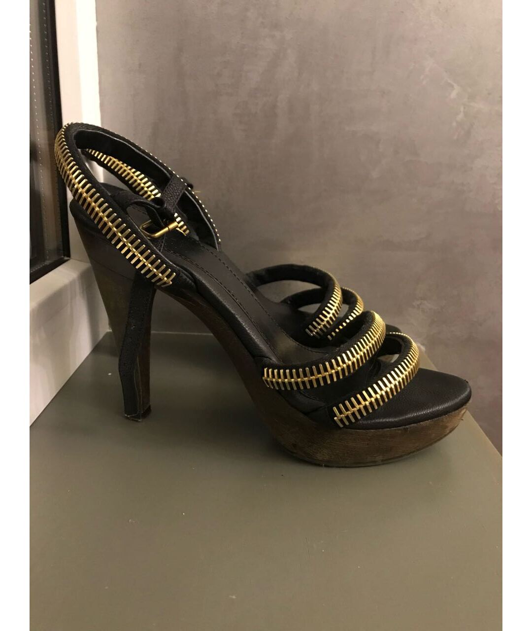 BURBERRY Золотые кожаные босоножки, фото 7