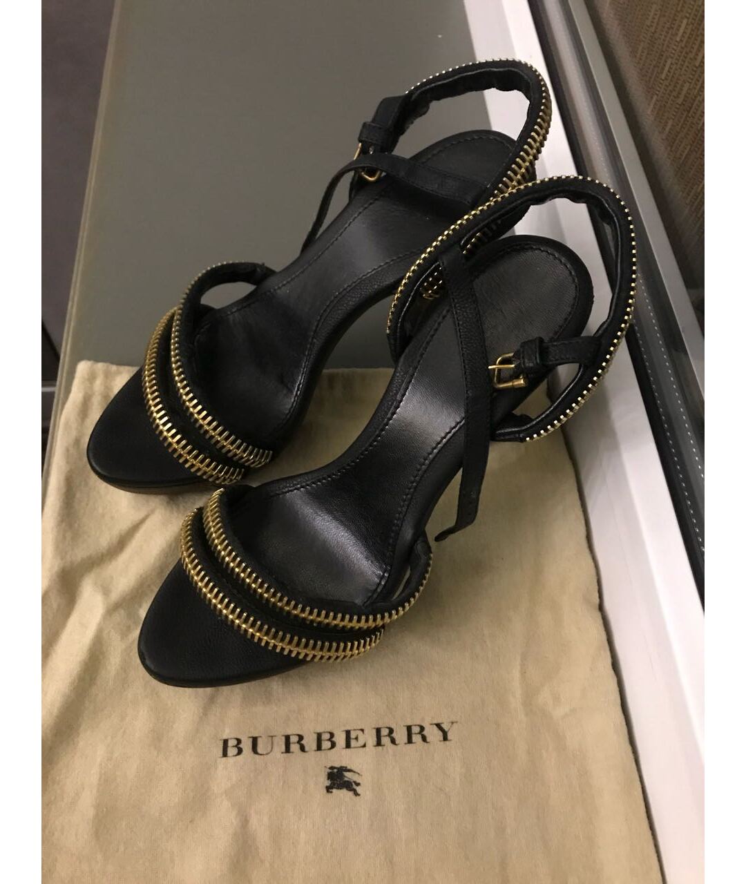 BURBERRY Золотые кожаные босоножки, фото 5
