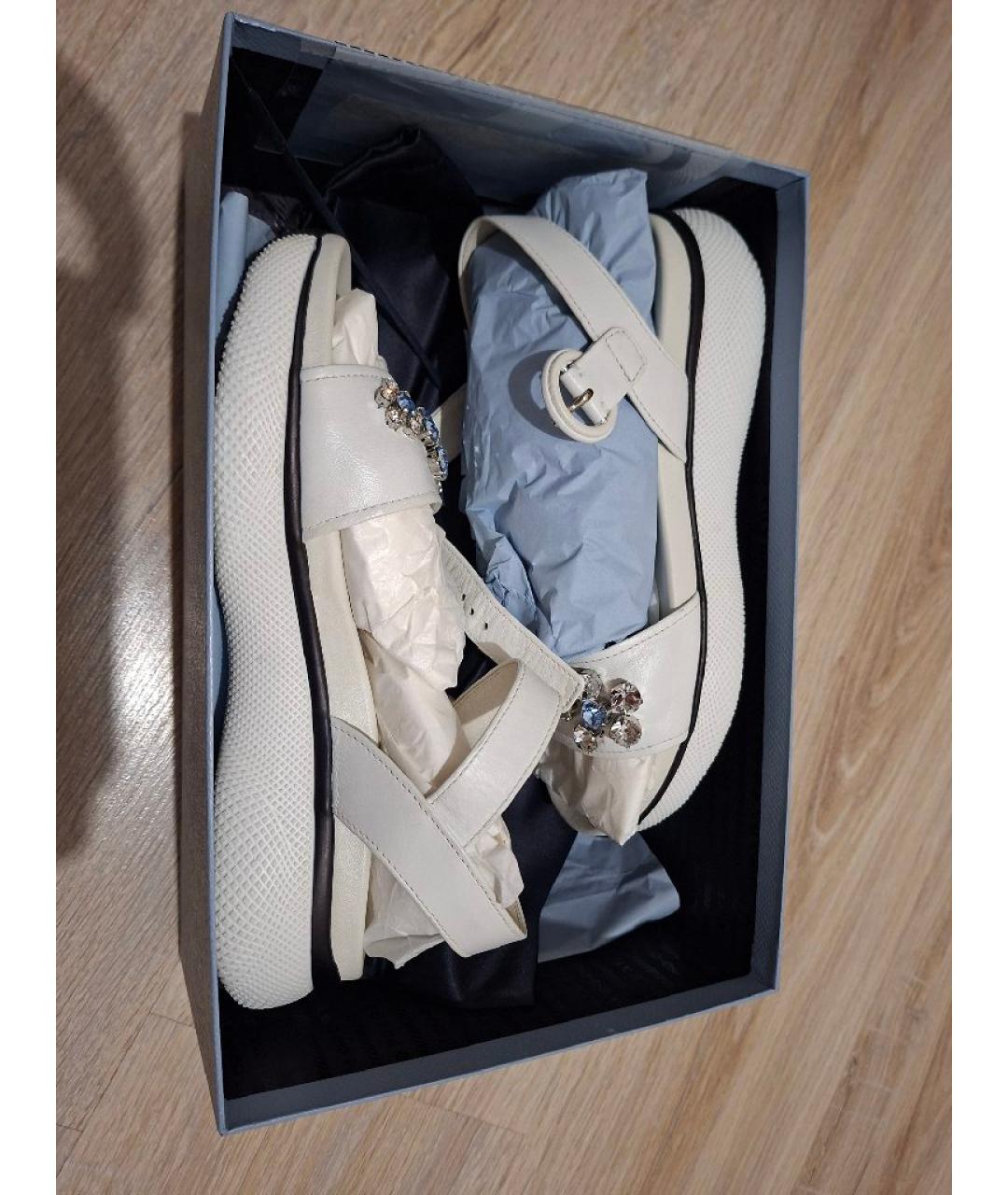 PRADA Белые кожаные босоножки, фото 5