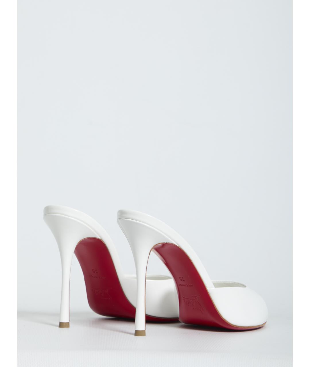 CHRISTIAN LOUBOUTIN Белые мюли из лакированной кожи, фото 3
