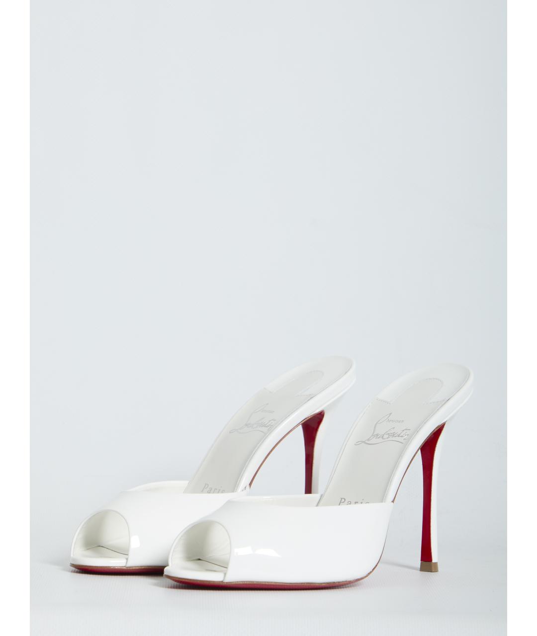 CHRISTIAN LOUBOUTIN Белые мюли из лакированной кожи, фото 2
