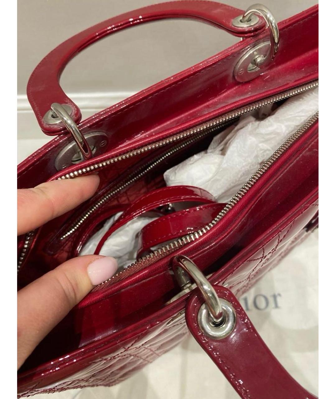 CHRISTIAN DIOR Бордовая сумка с короткими ручками из лакированной кожи, фото 4