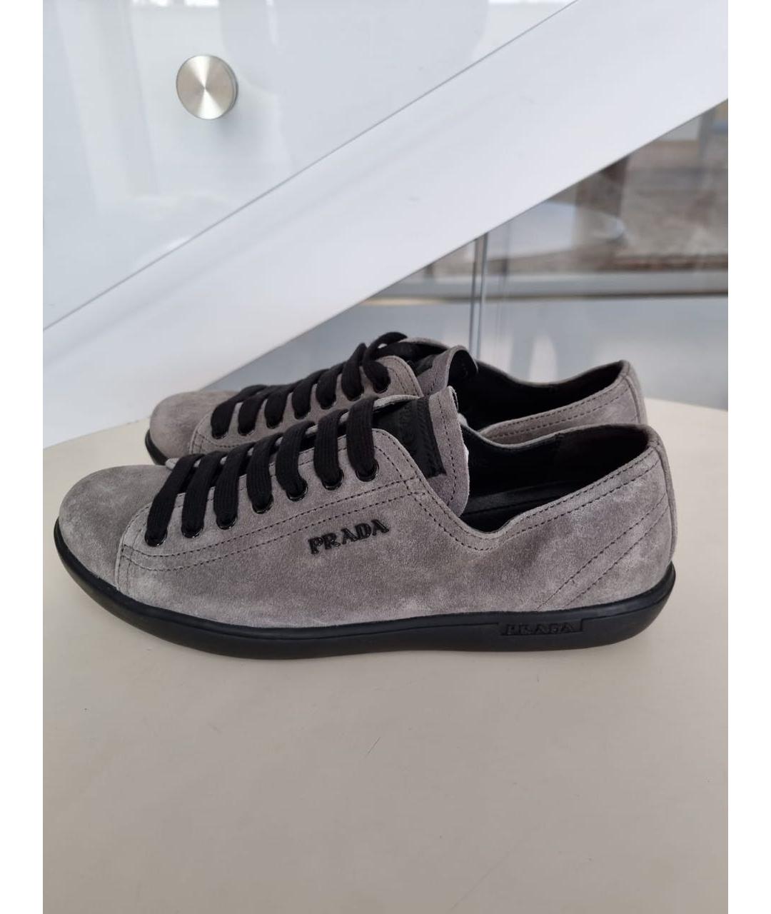 PRADA Серые замшевые кеды, фото 3