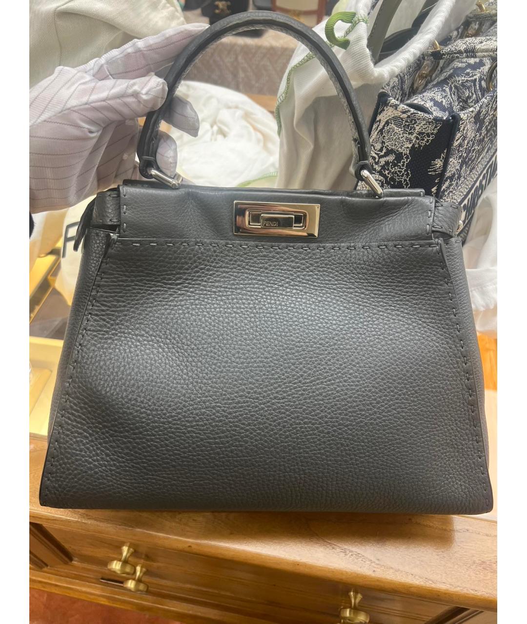 FENDI Серая кожаная сумка через плечо, фото 9