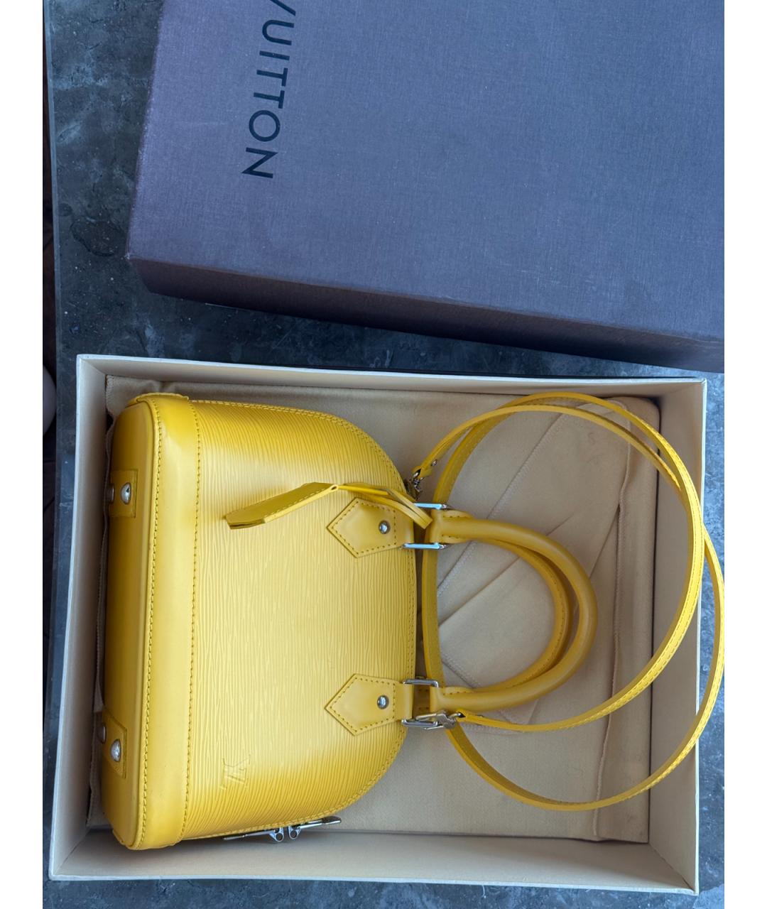 LOUIS VUITTON Желтая кожаная сумка через плечо, фото 8