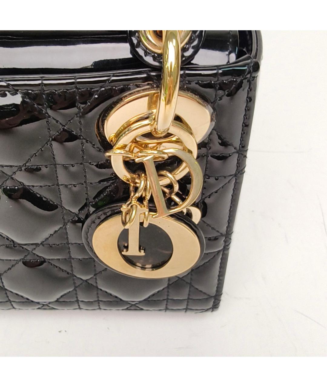 CHRISTIAN DIOR Черная сумка через плечо из лакированной кожи, фото 7