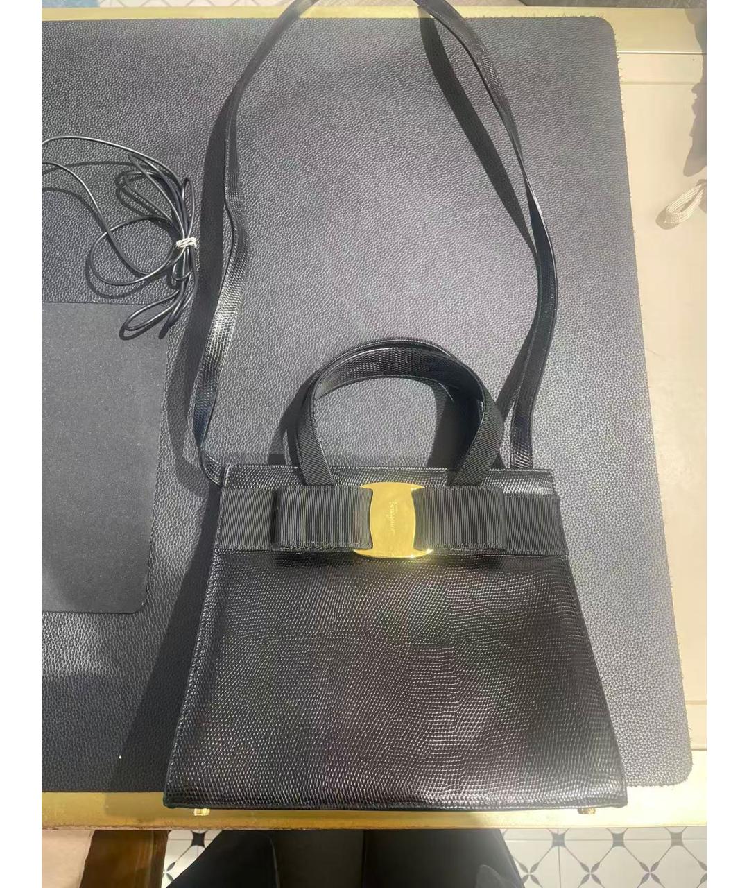 FERRAGAMO Черная кожаная сумка с короткими ручками, фото 9