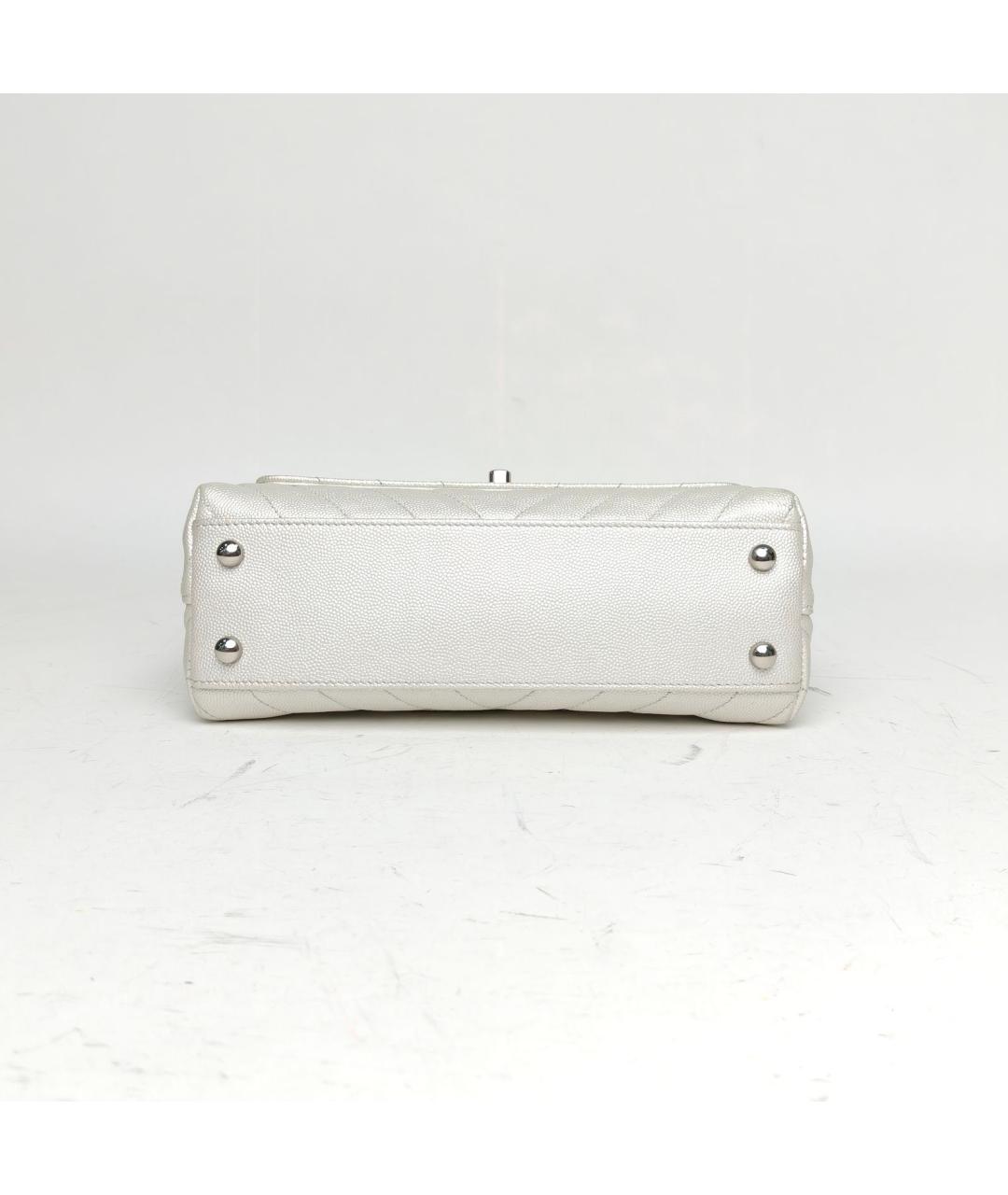 CHANEL Белая кожаная сумка с короткими ручками, фото 6