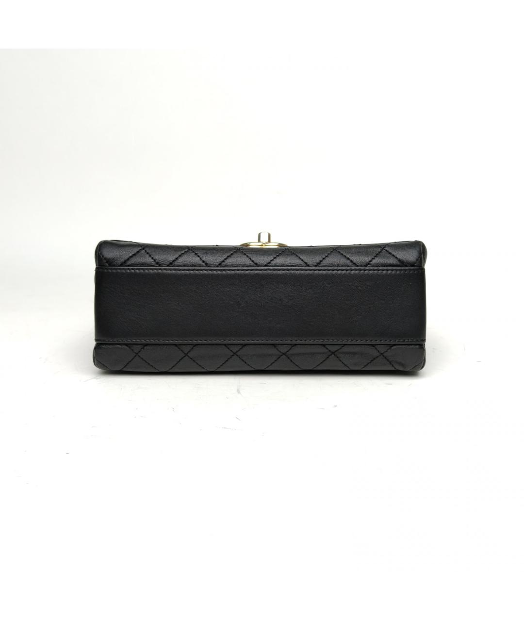 CHANEL Черная кожаная сумка с короткими ручками, фото 6