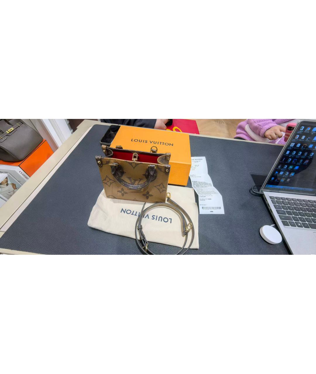 LOUIS VUITTON Коричневая сумка с короткими ручками, фото 9