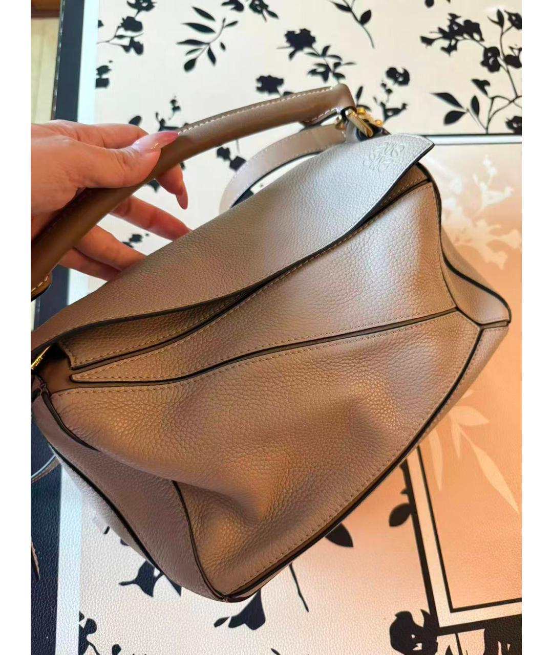 LOEWE Бежевая кожаная сумка с короткими ручками, фото 6