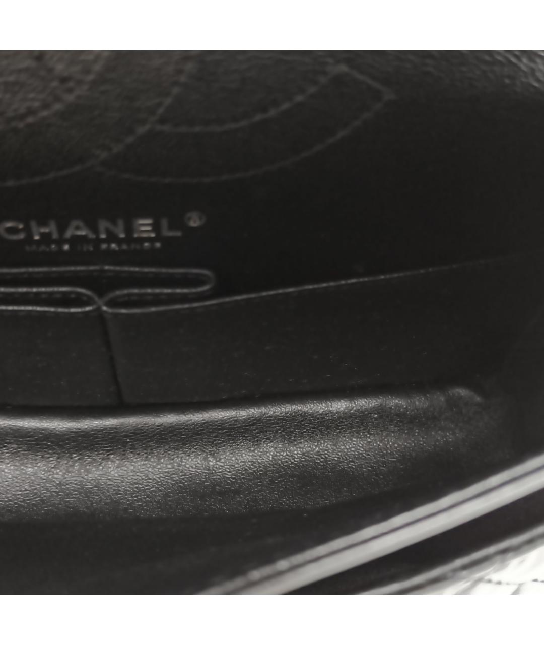 CHANEL Черная сумка через плечо из лакированной кожи, фото 7