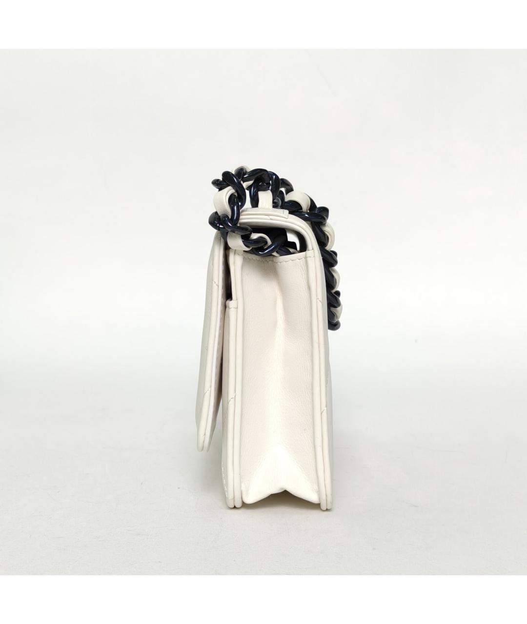 CHANEL Белая кожаная сумка через плечо, фото 3