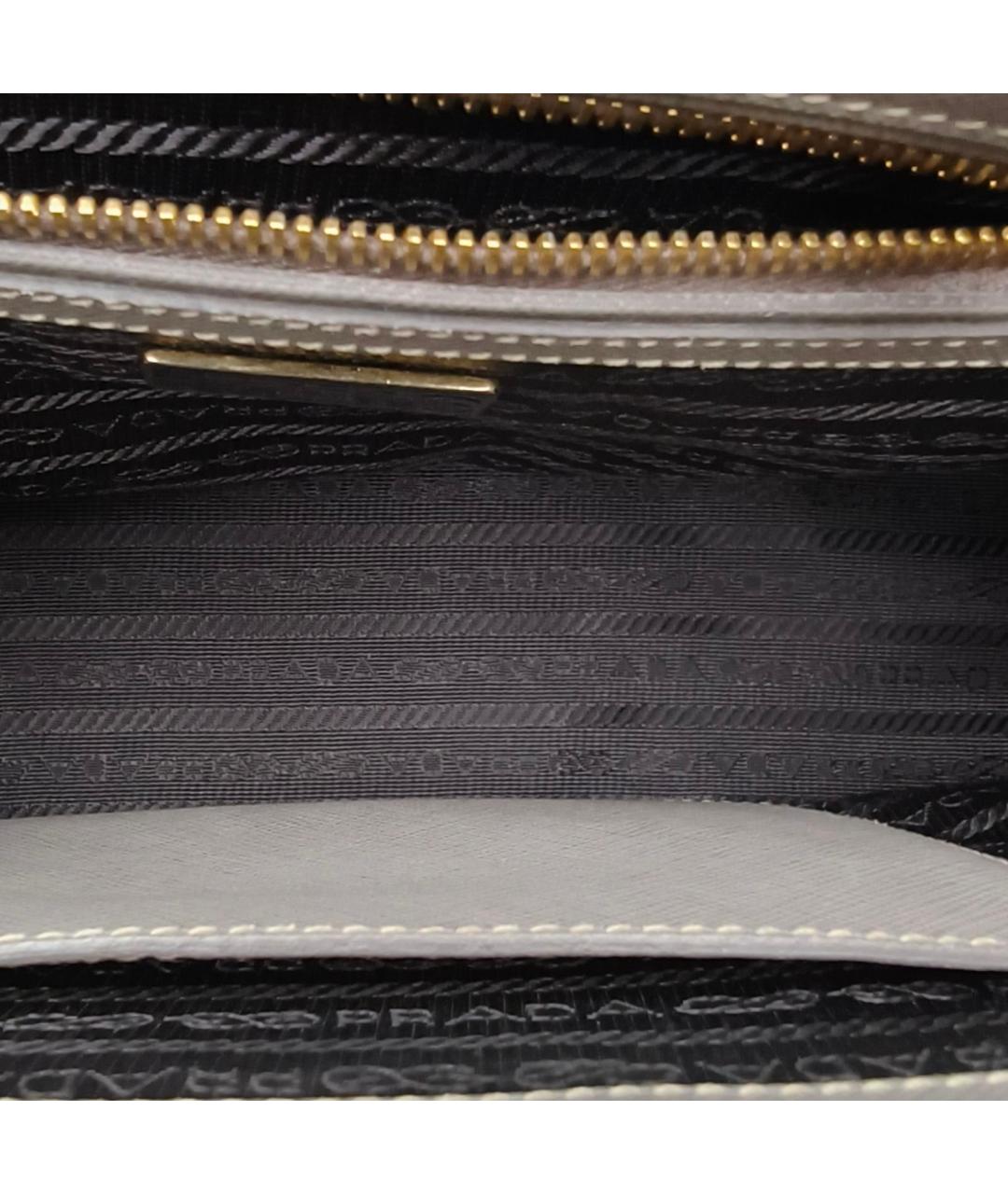 PRADA Серая кожаная сумка с короткими ручками, фото 8