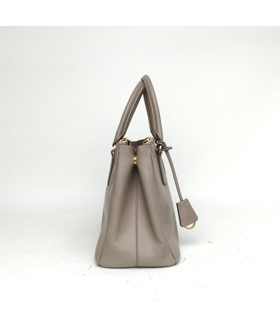 PRADA Серая кожаная сумка с короткими ручками, фото 5