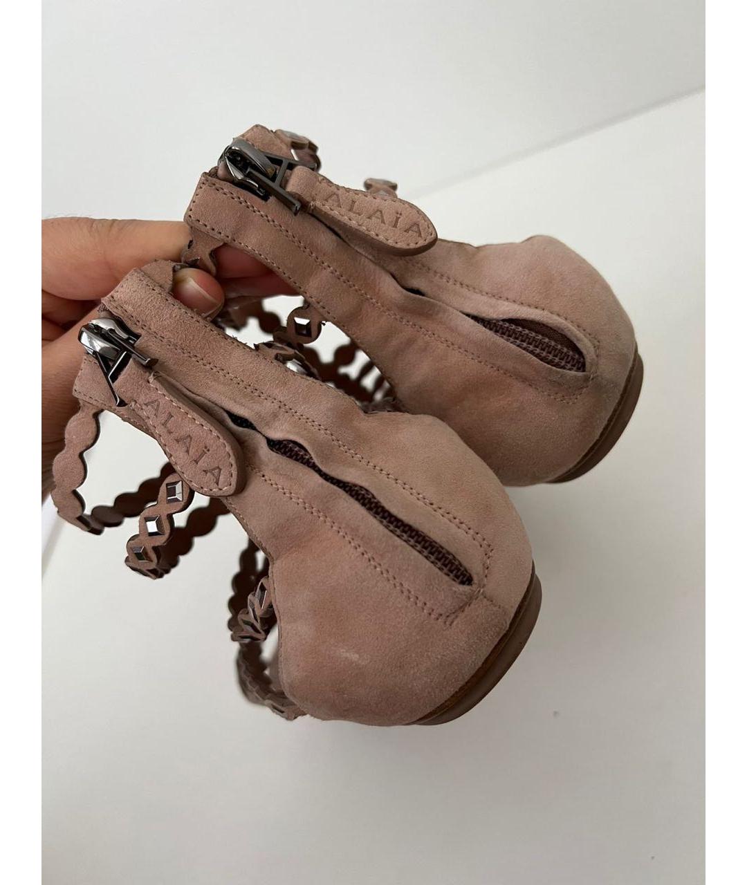 ALAIA Замшевые сандалии, фото 4