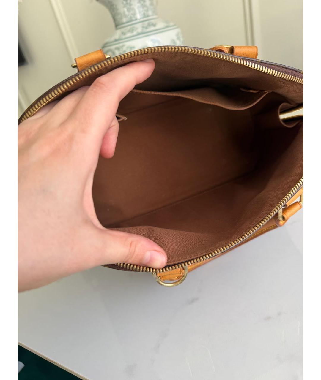 LOUIS VUITTON Коричневая кожаная сумка с короткими ручками, фото 6