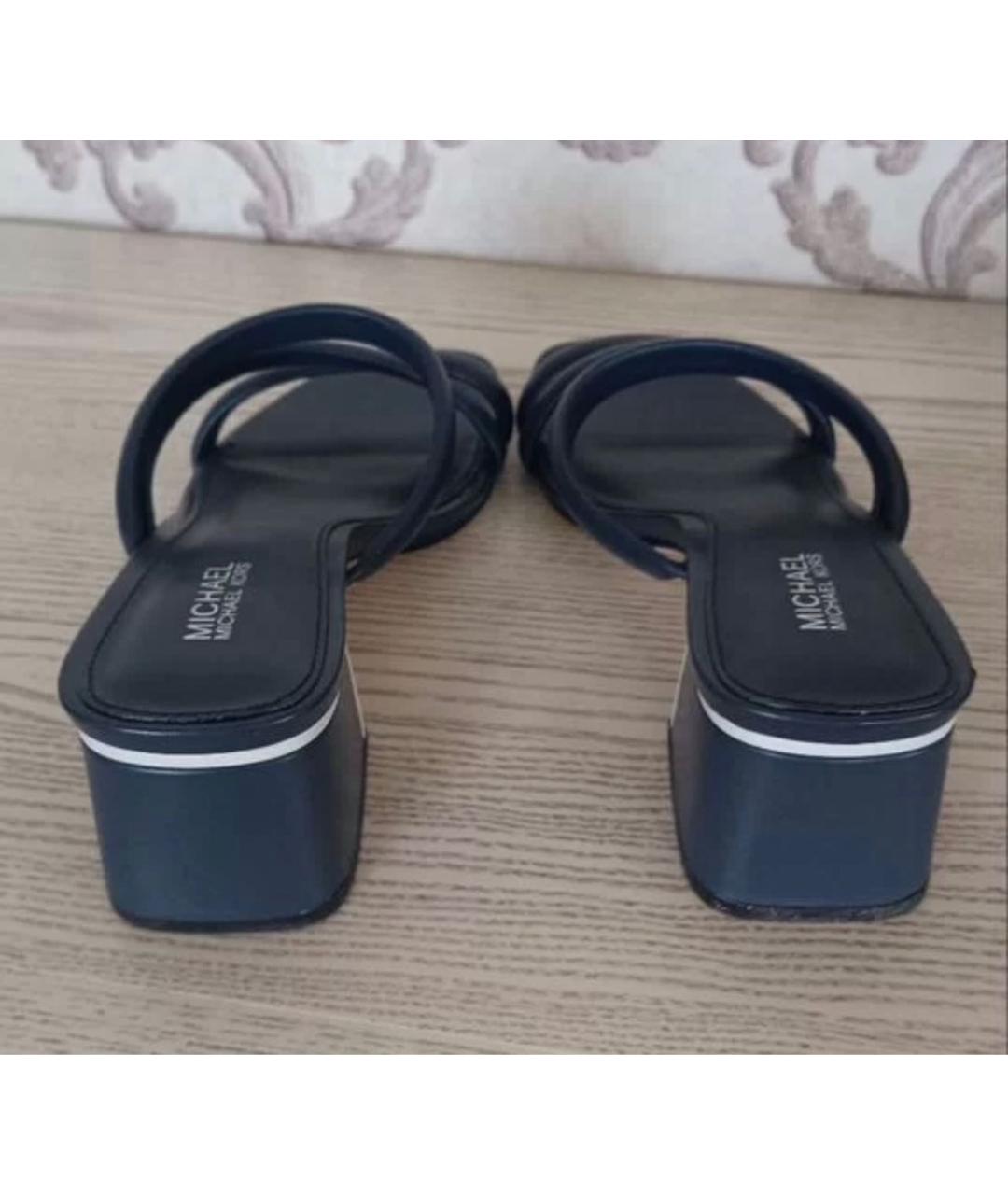 MICHAEL KORS Темно-синие кожаные босоножки, фото 3