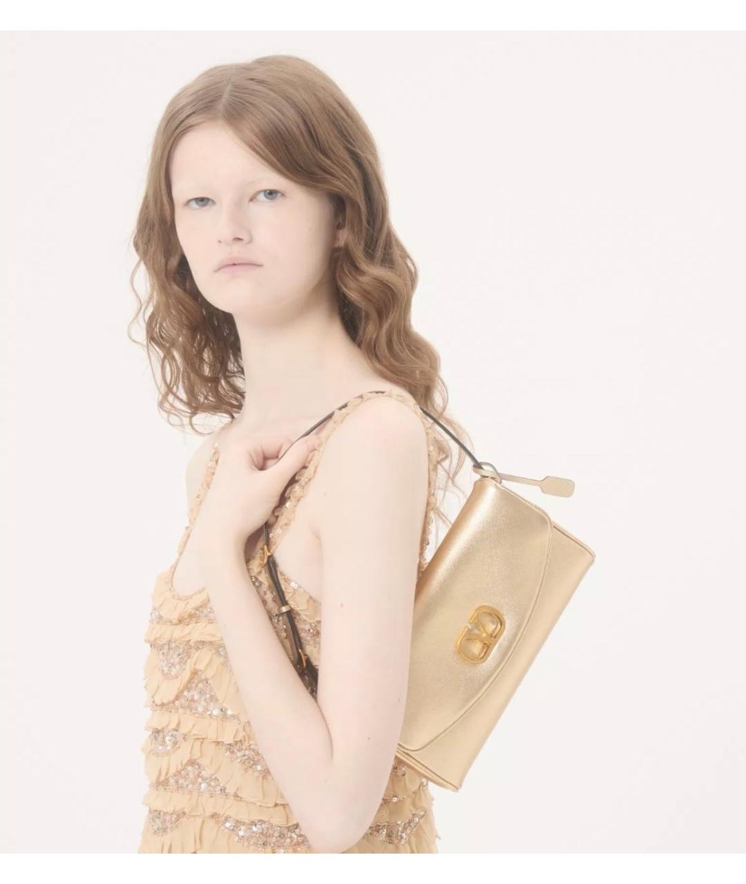 VALENTINO Золотая кожаная сумка с короткими ручками, фото 5