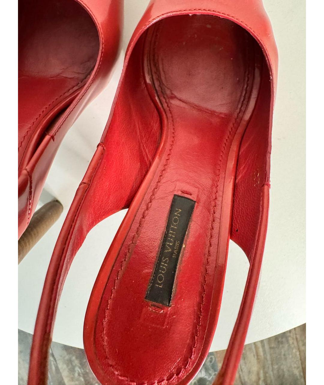 LOUIS VUITTON Коралловые туфли из лакированной кожи, фото 5