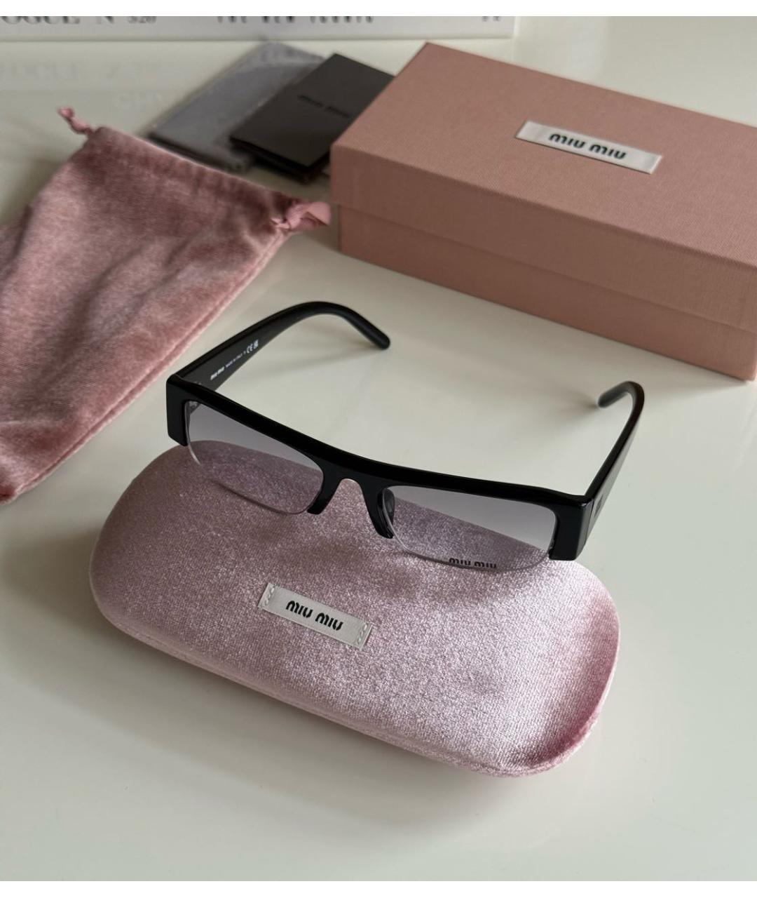 MIU MIU Черные пластиковые солнцезащитные очки, фото 2