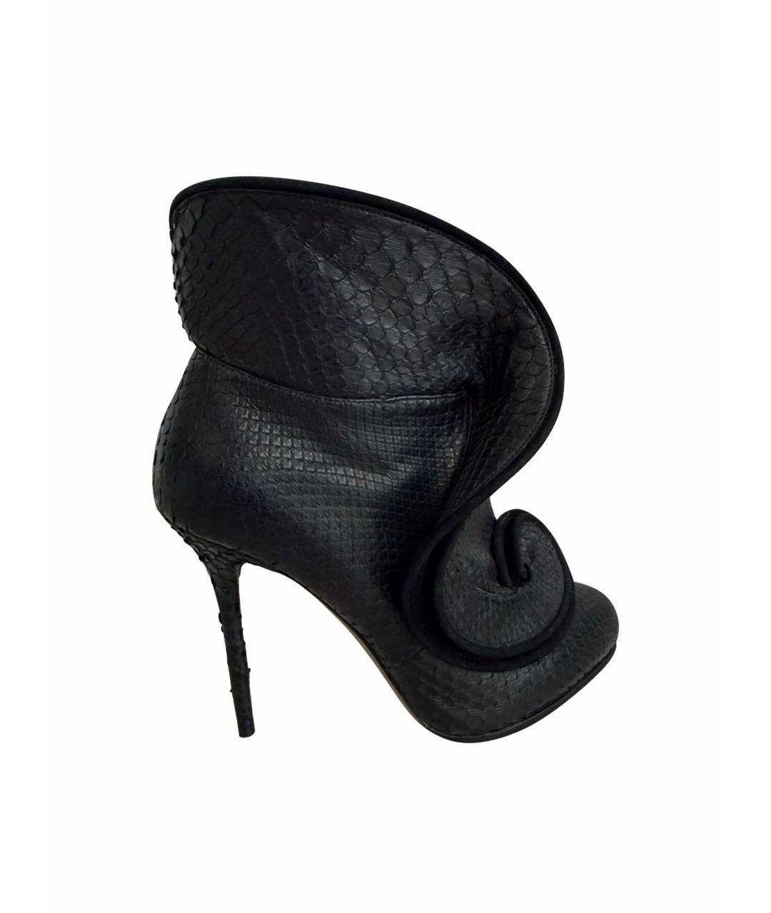 SERGIO ROSSI Черные ботильоны из экзотической кожи, фото 1