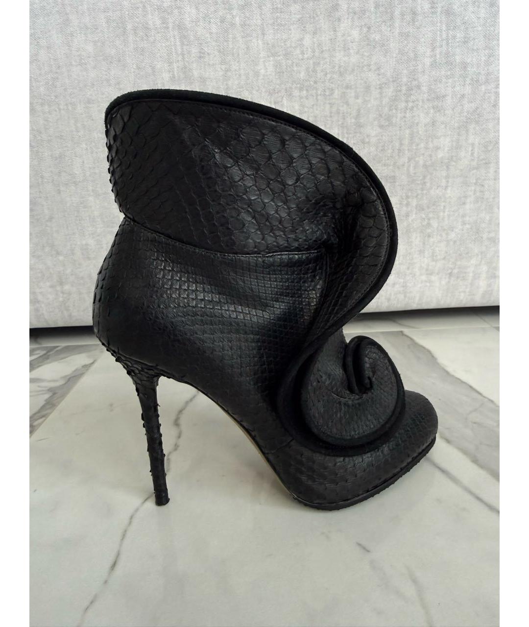 SERGIO ROSSI Черные ботильоны из экзотической кожи, фото 9