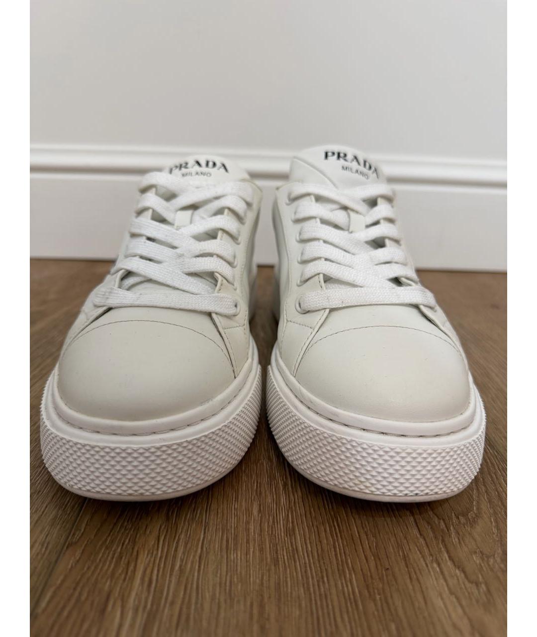 PRADA Белые кожаные кроссовки, фото 2
