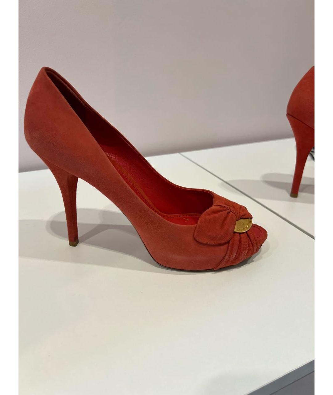 LOUIS VUITTON Красные замшевые туфли, фото 5
