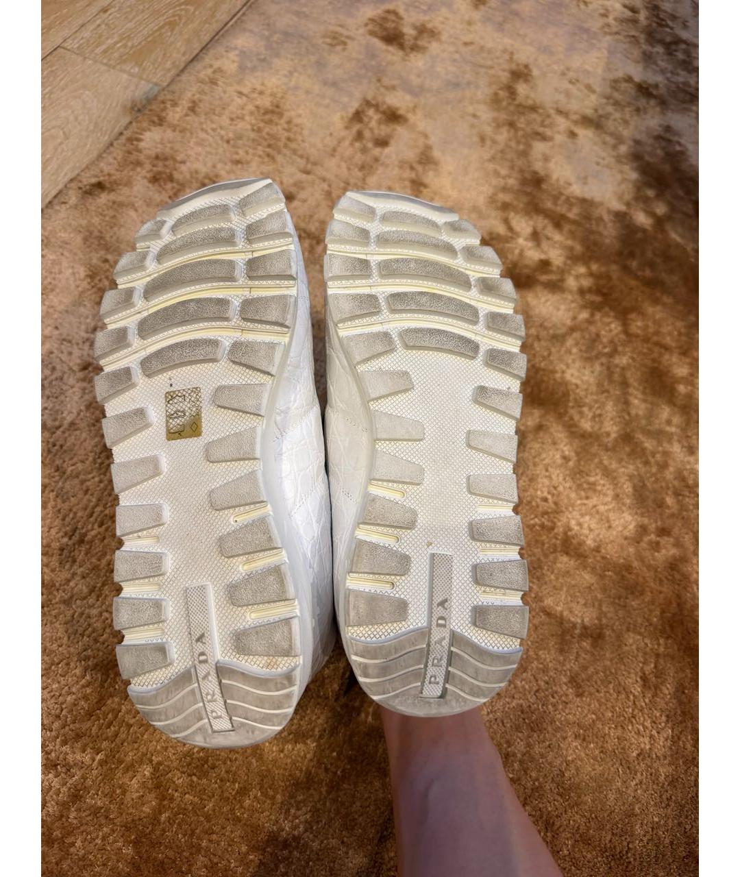 PRADA Белые высокие кроссовки / кеды из экзотической кожи, фото 3