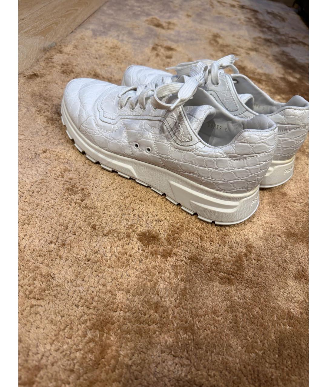 PRADA Белые высокие кроссовки / кеды из экзотической кожи, фото 2