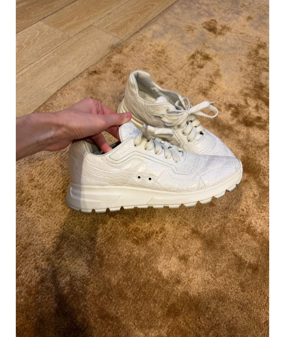 PRADA Белые высокие кроссовки / кеды из экзотической кожи, фото 6