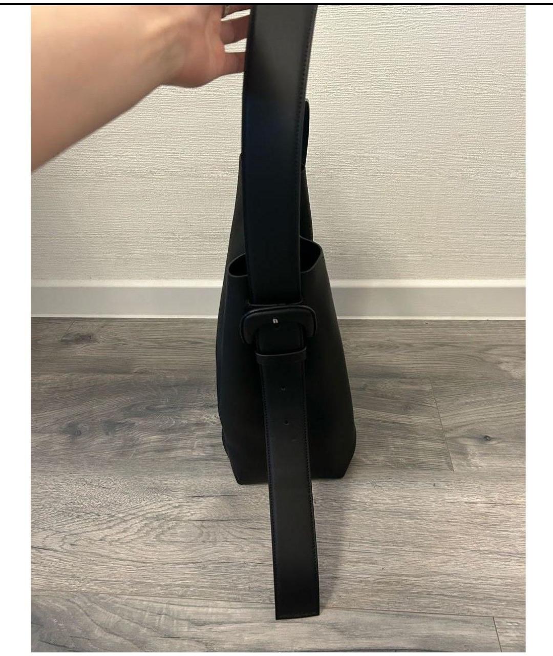 ARKET Черная кожаная сумка тоут, фото 6