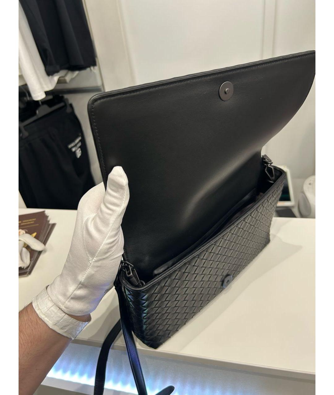 BOTTEGA VENETA Черная кожаная сумка на плечо, фото 4