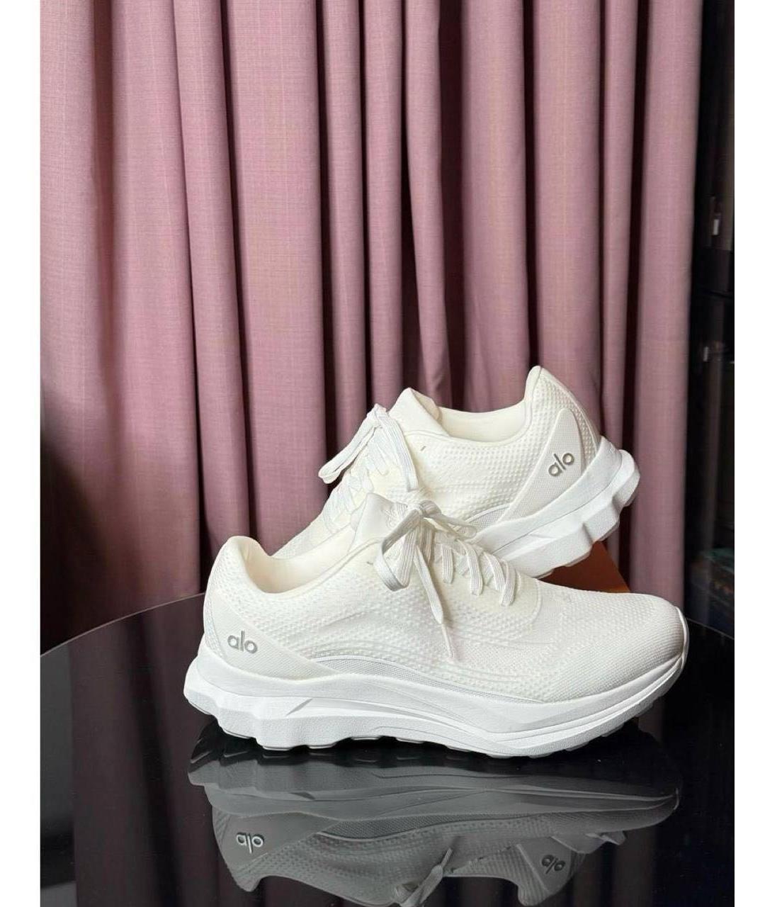 ALO YOGA Белые текстильные кроссовки, фото 3