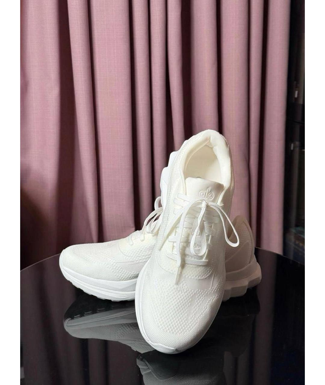ALO YOGA Белые текстильные кроссовки, фото 2