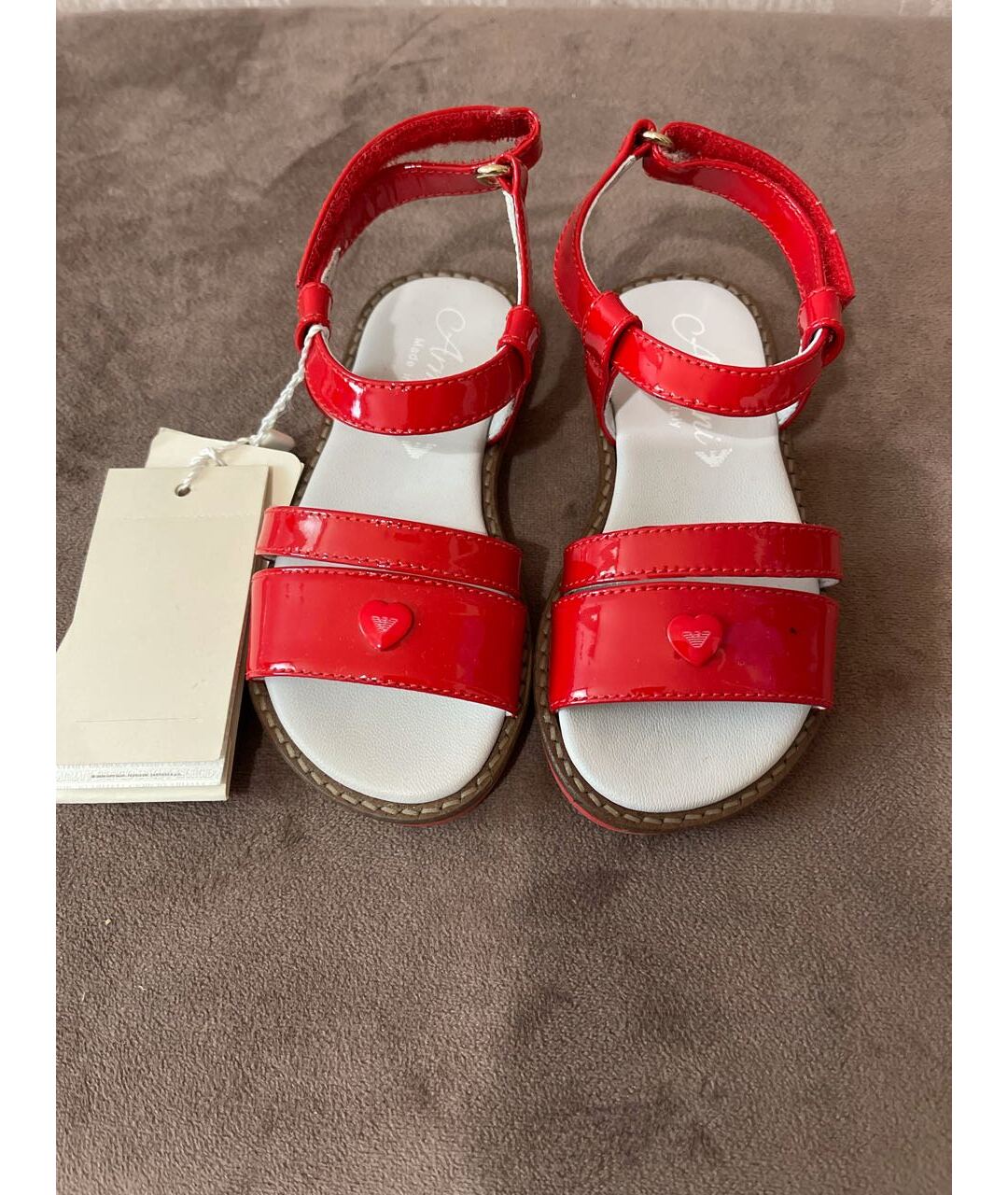 ARMANI JUNIOR Красные сандалии и шлепанцы из лакированной кожи, фото 2