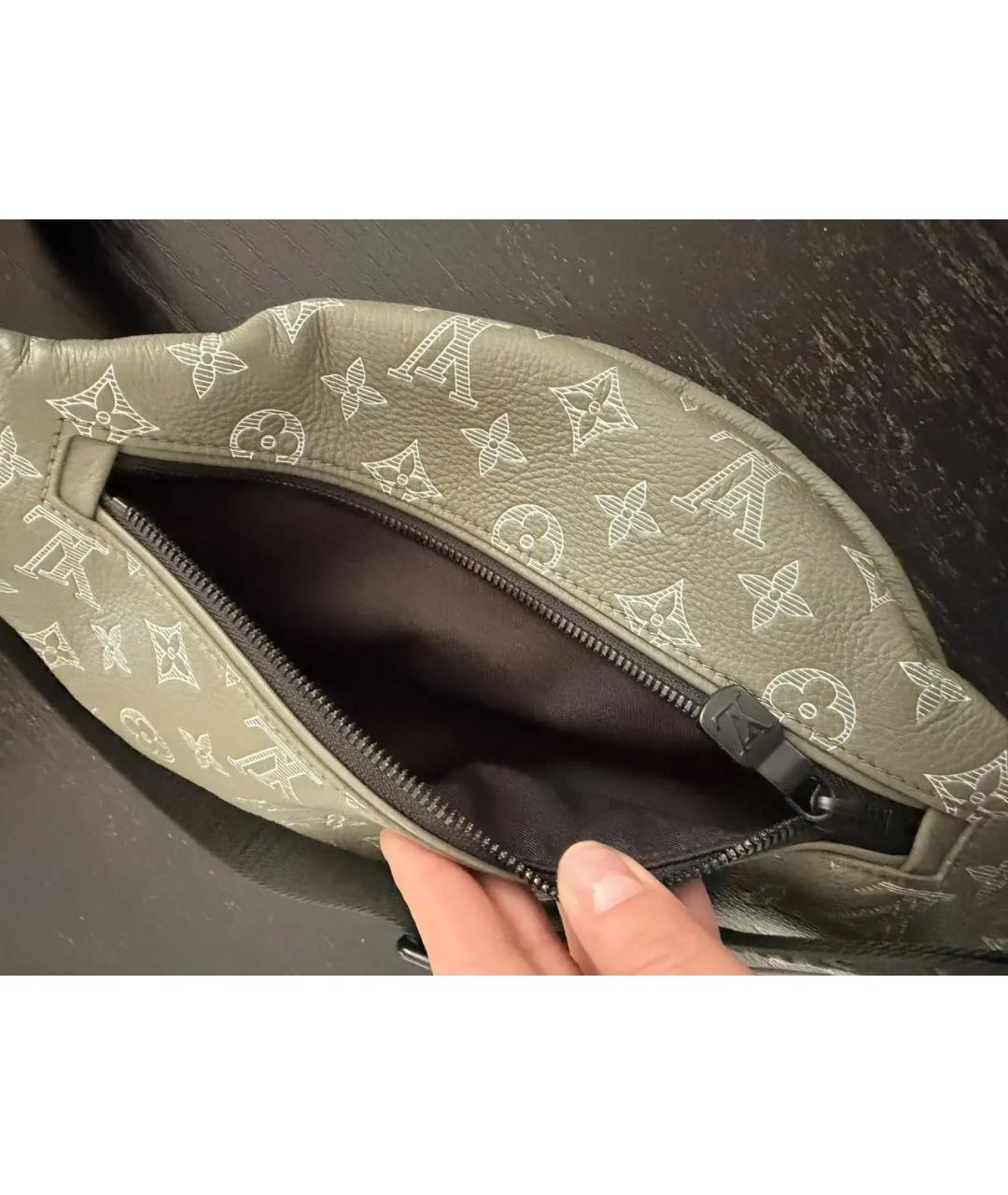 LOUIS VUITTON Серая кожаная поясная сумка, фото 3