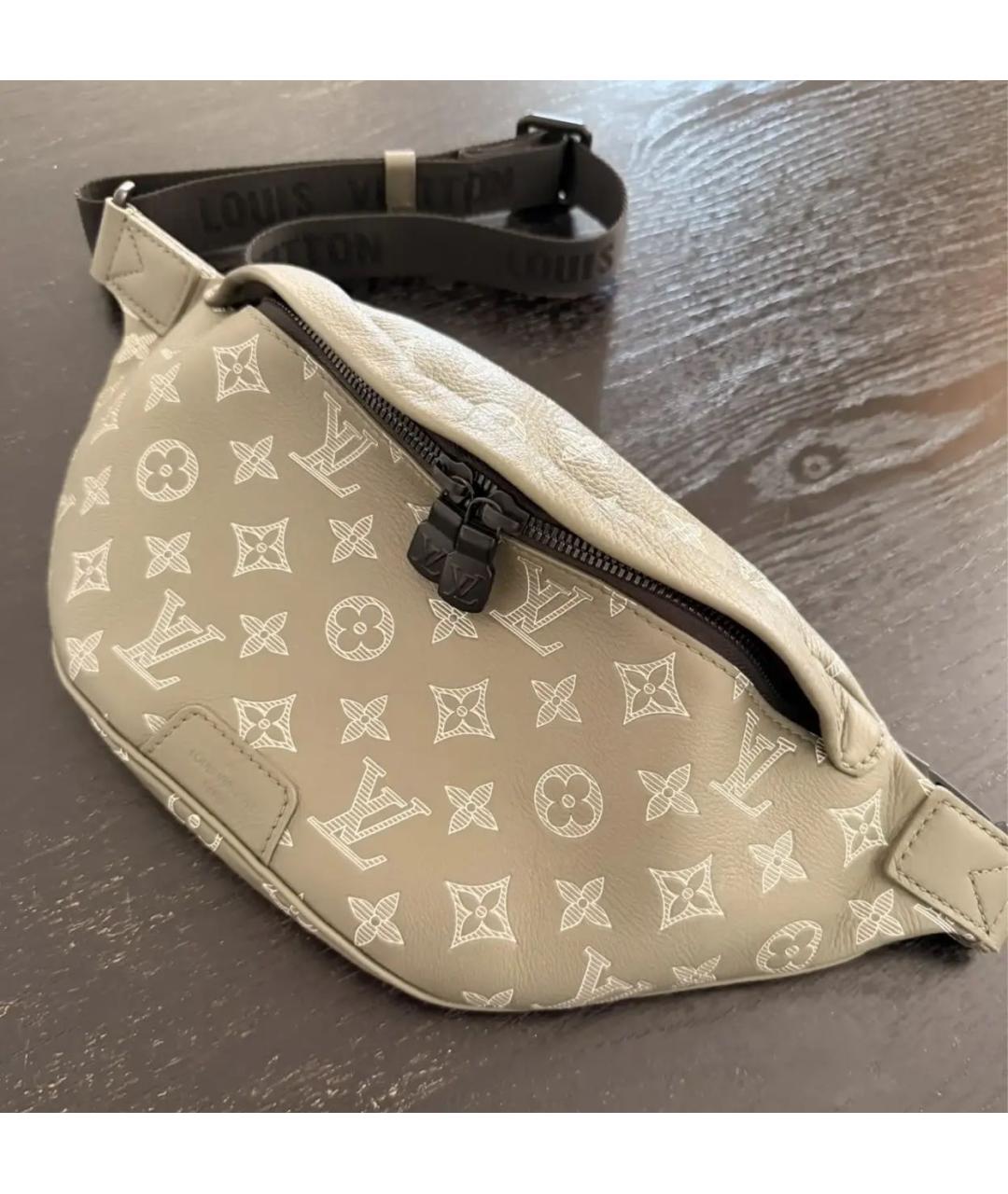 LOUIS VUITTON Серая кожаная поясная сумка, фото 2